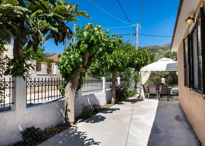 Irinis House Σπίτι διακοπών Komílion